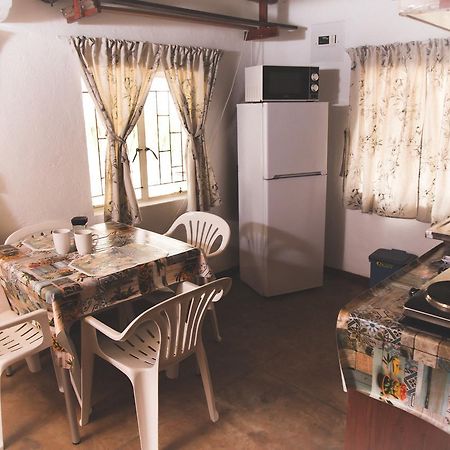 Hotel 29 Polvy Street Mbombela Esterno foto