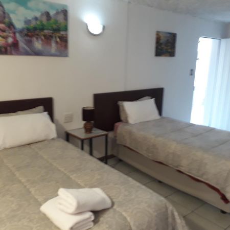 Hotel 29 Polvy Street Mbombela Esterno foto