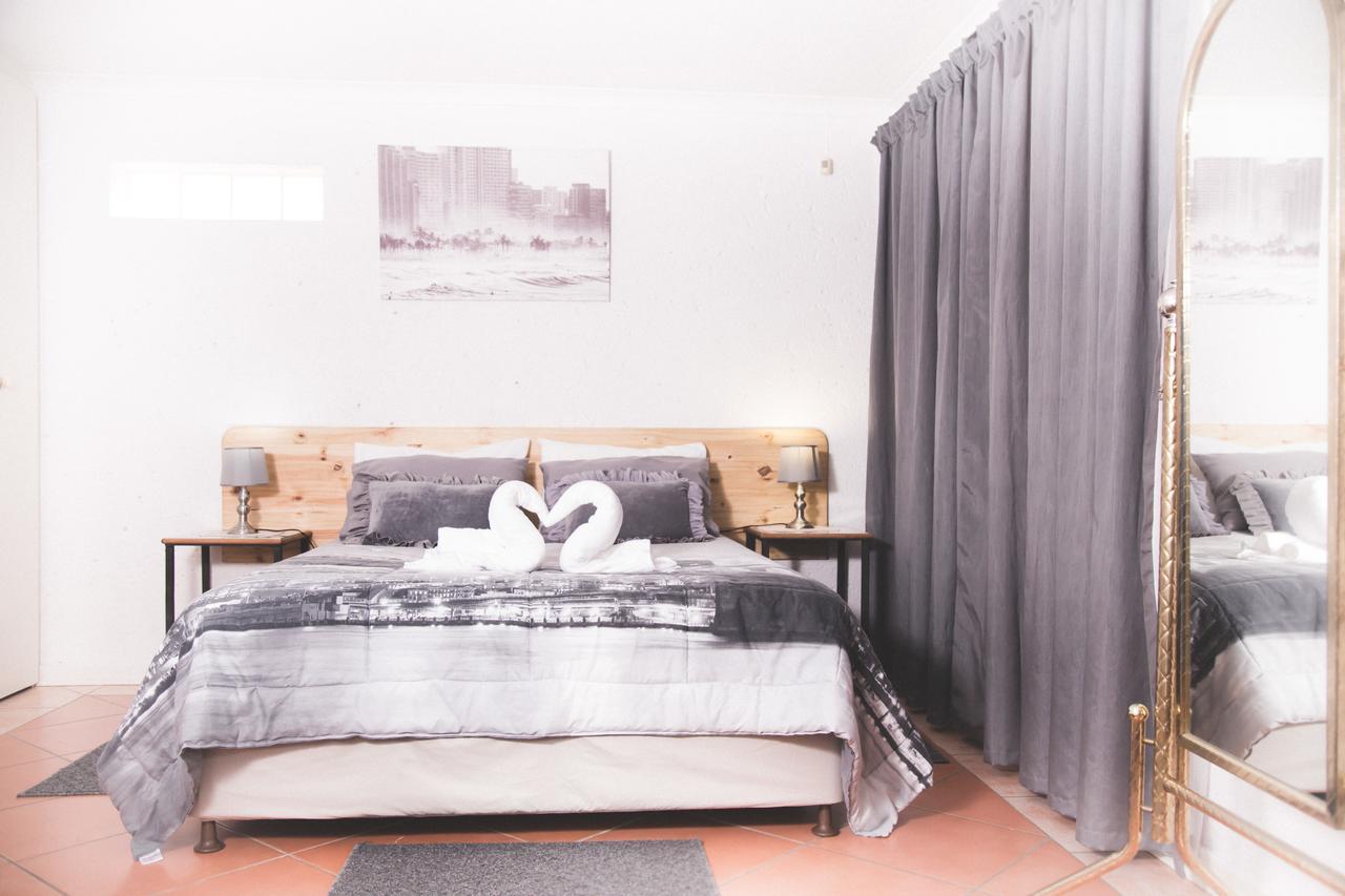 Hotel 29 Polvy Street Mbombela Esterno foto