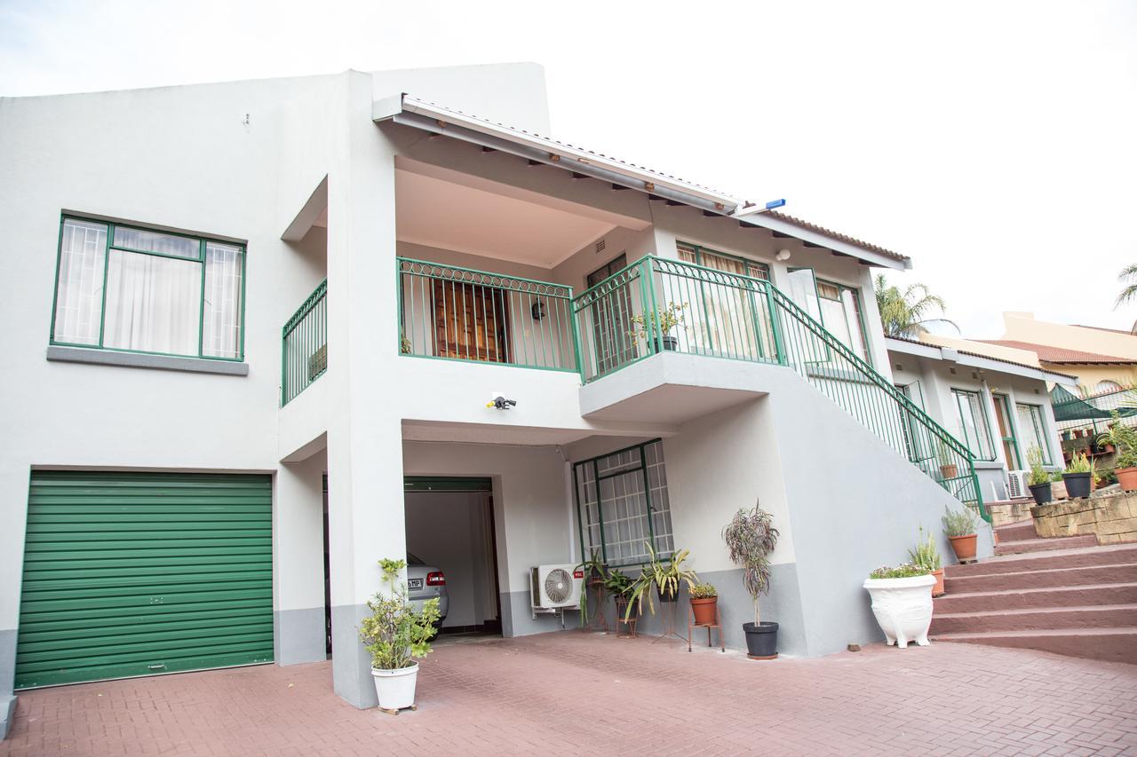 Hotel 29 Polvy Street Mbombela Esterno foto