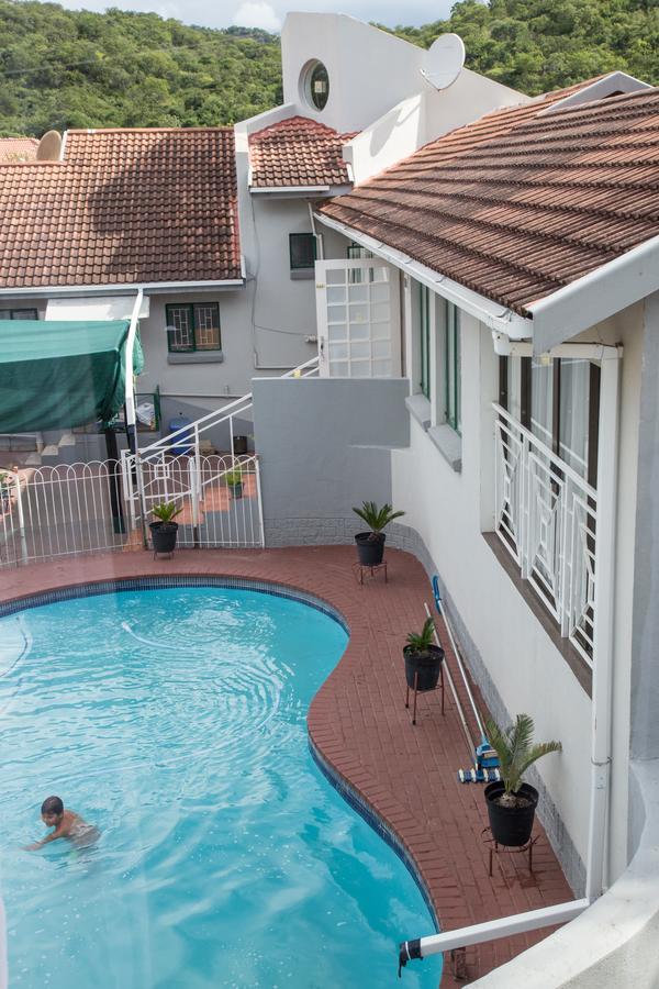 Hotel 29 Polvy Street Mbombela Esterno foto