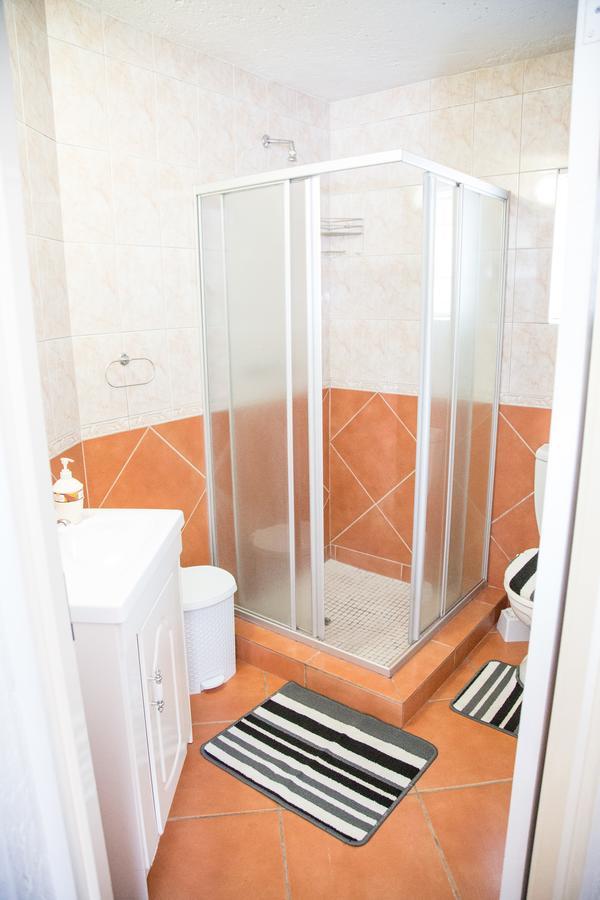 Hotel 29 Polvy Street Mbombela Esterno foto