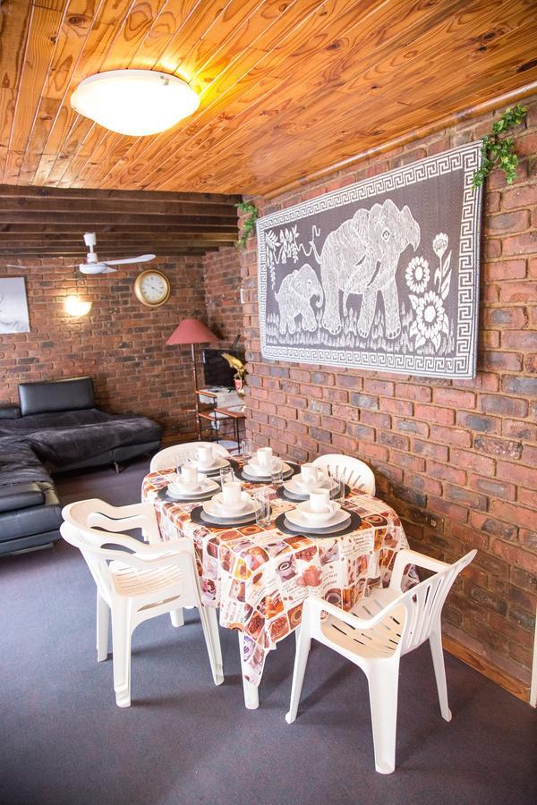 Hotel 29 Polvy Street Mbombela Esterno foto